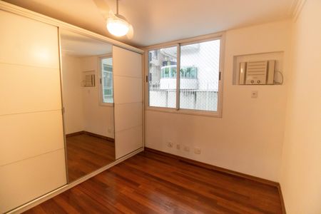 Apartamento à venda com 138m², 3 quartos e 2 vagasSuíte 2