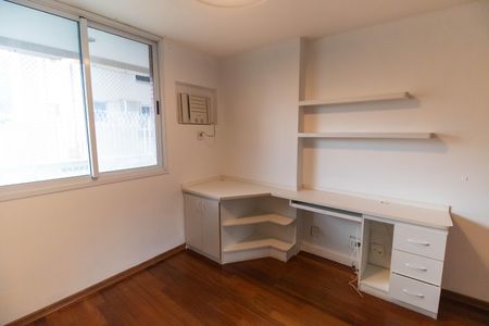 Apartamento à venda com 138m², 3 quartos e 2 vagasQuarto 