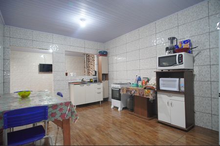 Casa à venda com 80m², 2 quartos e 2 vagasCozinha