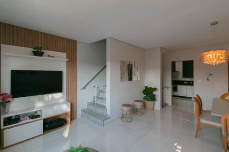 Sala de casa à venda com 3 quartos, 182m² em Santa Terezinha, Belo Horizonte