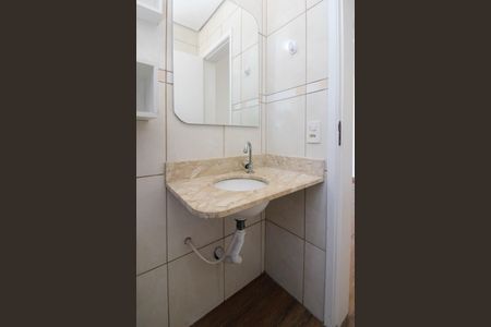 Casa à venda com 100m², 2 quartos e 2 vagasBanheiro da Suíte 2