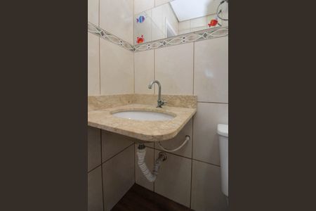 Casa à venda com 100m², 2 quartos e 2 vagasBanheiro Suíte 1