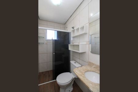 Casa à venda com 100m², 2 quartos e 2 vagasBanheiro da Suíte 2