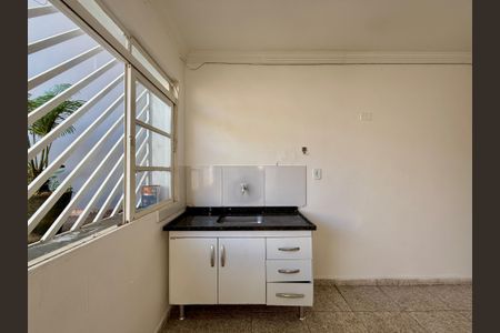 Sala/Cozinha de casa para alugar com 1 quarto, 45m² em Jardim Aeroporto, São Paulo