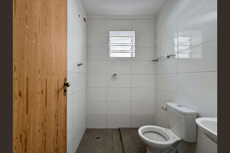 Banheiro de casa para alugar com 1 quarto, 45m² em Jardim Aeroporto, São Paulo
