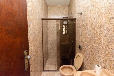 Casa à venda com 230m², 3 quartos e 2 vagasBanheiro da Suíte 2