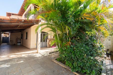 Casa à venda com 230m², 3 quartos e 2 vagasGaragem