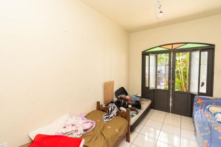 Casa à venda com 230m², 3 quartos e 2 vagasSala