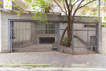 Casa à venda com 256m², 4 quartos e 5 vagasFachada
