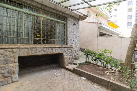 Casa à venda com 256m², 4 quartos e 5 vagasFachada