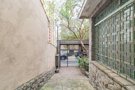 Casa à venda com 256m², 4 quartos e 5 vagasFachada
