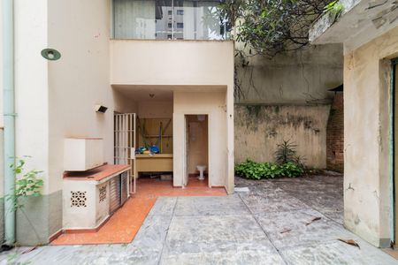 Casa à venda com 256m², 4 quartos e 5 vagasQuintal
