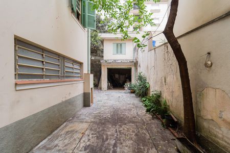 Casa à venda com 256m², 4 quartos e 5 vagasQuintal