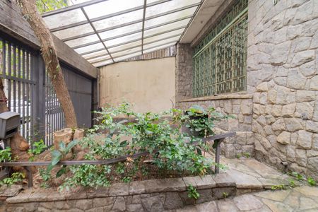 Casa à venda com 256m², 4 quartos e 5 vagasFachada