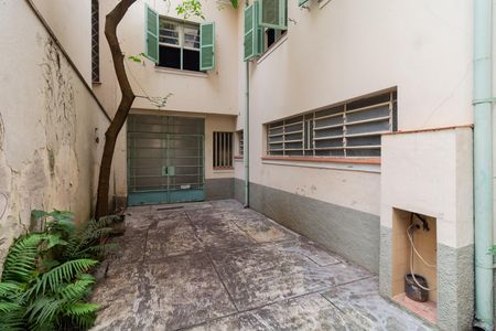 Casa à venda com 256m², 4 quartos e 5 vagasQuintal