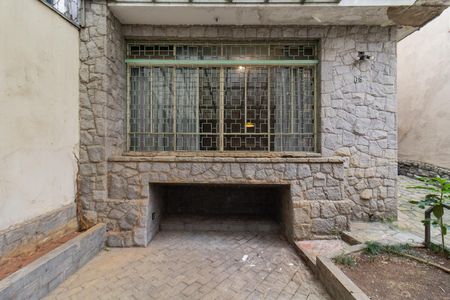 Casa à venda com 256m², 4 quartos e 5 vagasFachada