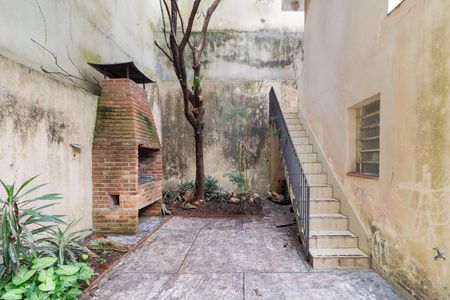 Casa à venda com 256m², 4 quartos e 5 vagasChurrasqueira