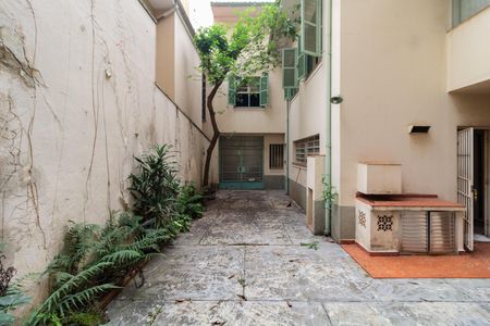 Casa à venda com 256m², 4 quartos e 5 vagasQuintal