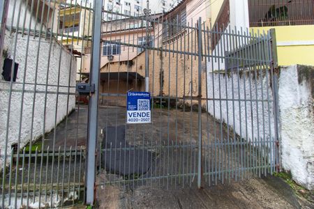 Casa de condomínio à venda com 200m², 3 quartos e sem vaga