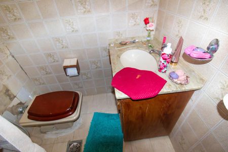 Casa de condomínio à venda com 200m², 3 quartos e sem vaga