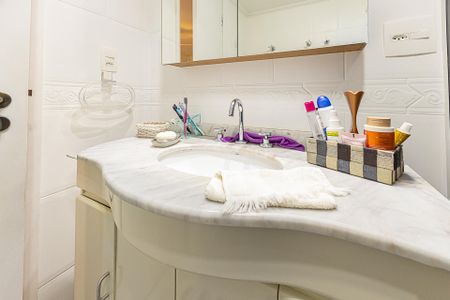 Apartamento à venda com 138m², 3 quartos e 1 vaga Apartamento à venda com 138m², 3 quartos e 1 vagaBanheiro da Suíte