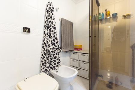 Apartamento à venda com 138m², 3 quartos e 1 vaga Apartamento à venda com 138m², 3 quartos e 1 vagaBanheiro Social