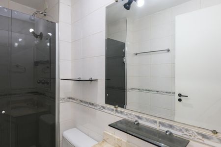 Apartamento à venda com 72m², 3 quartos e 2 vagas Apartamento à venda com 72m², 3 quartos e 2 vagasBanheiro social
