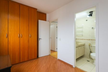 Apartamento à venda com 72m², 3 quartos e 2 vagas Apartamento à venda com 72m², 3 quartos e 2 vagasSuíte