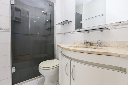 Apartamento à venda com 72m², 3 quartos e 2 vagas Apartamento à venda com 72m², 3 quartos e 2 vagasBanheiro social