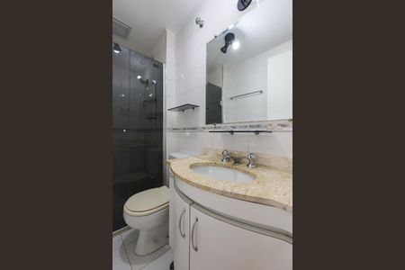 Apartamento à venda com 72m², 3 quartos e 2 vagas Apartamento à venda com 72m², 3 quartos e 2 vagasBanheiro social