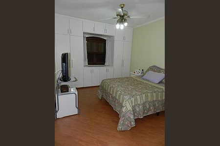 Casa à venda com 4 quartos, 240m² em Jardim Peri Peri, São Paulo
