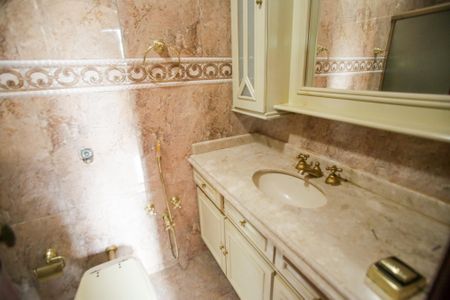 Casa para alugar com 351m², 5 quartos e 3 vagasBanheiro do Quarto Suíte 3