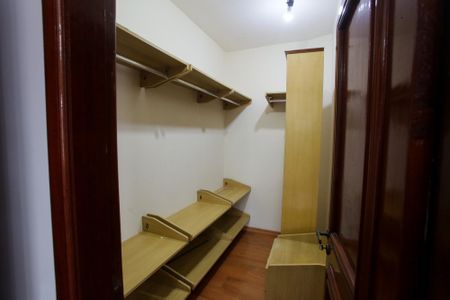 Casa para alugar com 351m², 5 quartos e 3 vagasCloset do Quarto Suíte 1