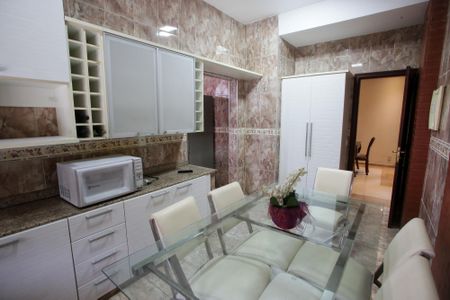 Casa para alugar com 351m², 5 quartos e 3 vagasCopa