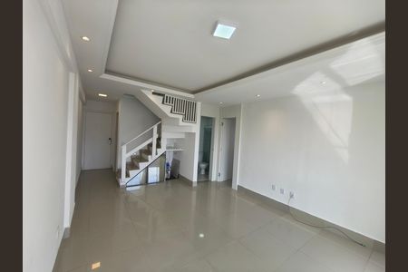 Sala de apartamento para alugar com 3 quartos, 125m² em Barra da Tijuca, Rio de Janeiro