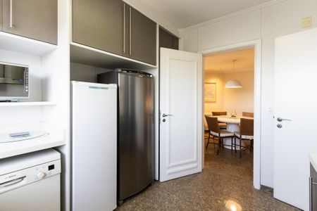 Apartamento à venda com 310m², 4 quartos e 5 vagasCozinha