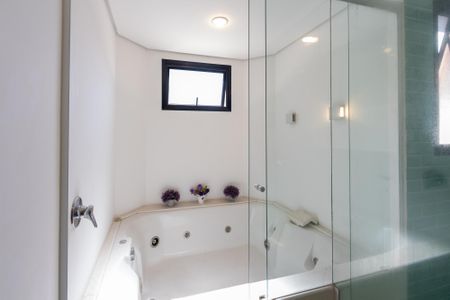 Apartamento à venda com 310m², 4 quartos e 5 vagasBanheiro Suíte 4