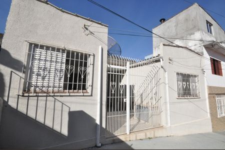 Casa à venda com 76m², 2 quartos e sem vagaFachada