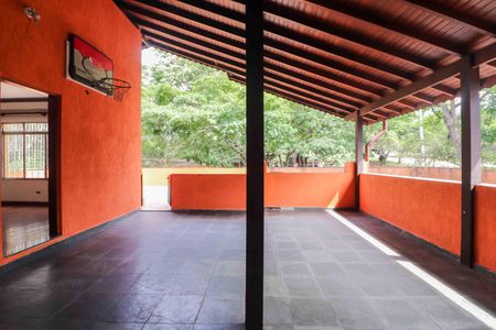 Casa à venda com 281m², 7 quartos e 5 vagas Casa à venda com 281m², 7 quartos e 5 vagasQuintal