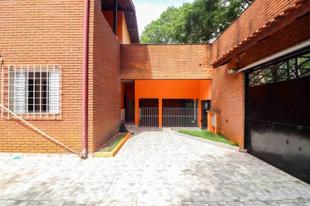 Casa à venda com 281m², 7 quartos e 5 vagas Casa à venda com 281m², 7 quartos e 5 vagasGaragem / Quintal