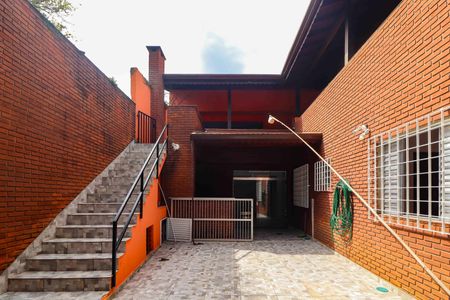 Casa à venda com 281m², 7 quartos e 5 vagas Casa à venda com 281m², 7 quartos e 5 vagasGaragem / Quintal