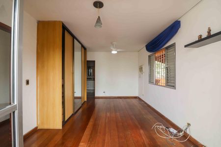 Casa à venda com 281m², 7 quartos e 5 vagas Casa à venda com 281m², 7 quartos e 5 vagasQuarto 5 - Suíte