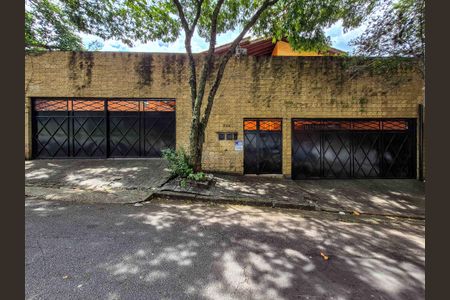Casa à venda com 281m², 7 quartos e 5 vagas Casa à venda com 281m², 7 quartos e 5 vagasFachada - Plaquinha