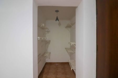 Casa à venda com 281m², 7 quartos e 5 vagas Casa à venda com 281m², 7 quartos e 5 vagasQuarto 1