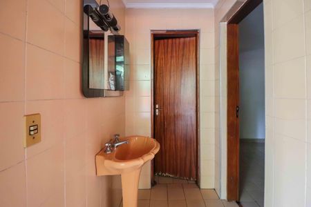 Casa à venda com 281m², 7 quartos e 5 vagas Casa à venda com 281m², 7 quartos e 5 vagasBanheiro de serviço