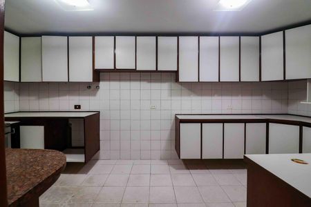 Casa à venda com 281m², 7 quartos e 5 vagas Casa à venda com 281m², 7 quartos e 5 vagasCozinha