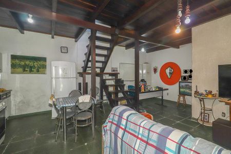 Casa à venda com 400m², 4 quartos e 4 vagasCasa 2  - Sala / Cozinha