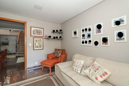 Casa à venda com 400m², 4 quartos e 4 vagasSala de TV