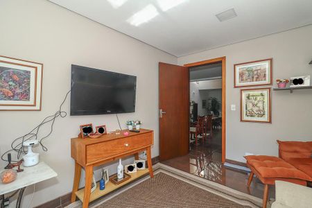 Sala de TV de casa à venda com 4 quartos, 400m² em Bom Jesus, Porto Alegre