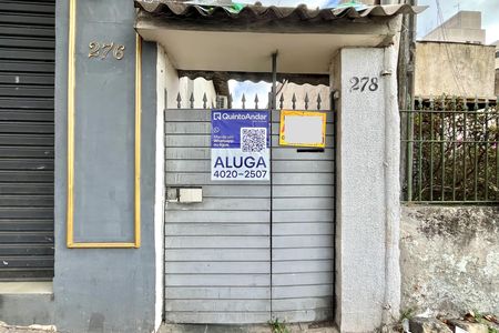 Fachada  de casa para alugar com 1 quarto, 35m² em Vila Campestre, São Paulo